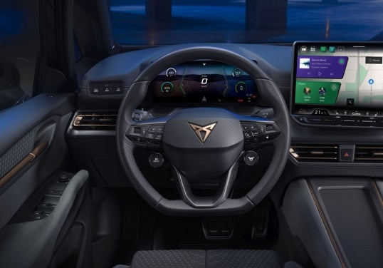 Interior: cambios en puertas, Digital Cockpit más grande y mandos físicos en el volante
