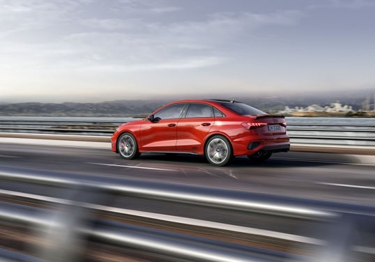 El sedán, una carrocería clásica y que al final incluso contará con un potente motor de 400 CV