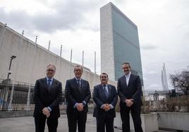 El subdirector general de la Fundación 'la Caixa', Marc Simón; el director general de la Fundación 'la Caixa', Antonio Vila Bertrán; el alto comisionado contra la Pobreza Infantil del Gobierno de España, Ernesto Gasco, y el director general de Save the Children España, Andrés Conde