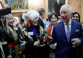 Carlos III durante una recepción este miércoles en el Palacio de Buckingham