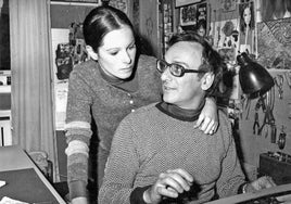 Carlos Saura y su compañera Geraldine Chaplin en 1974