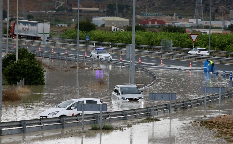 Imagen principal - Efectos de la Gota Fría en Orihuela (Alicante).