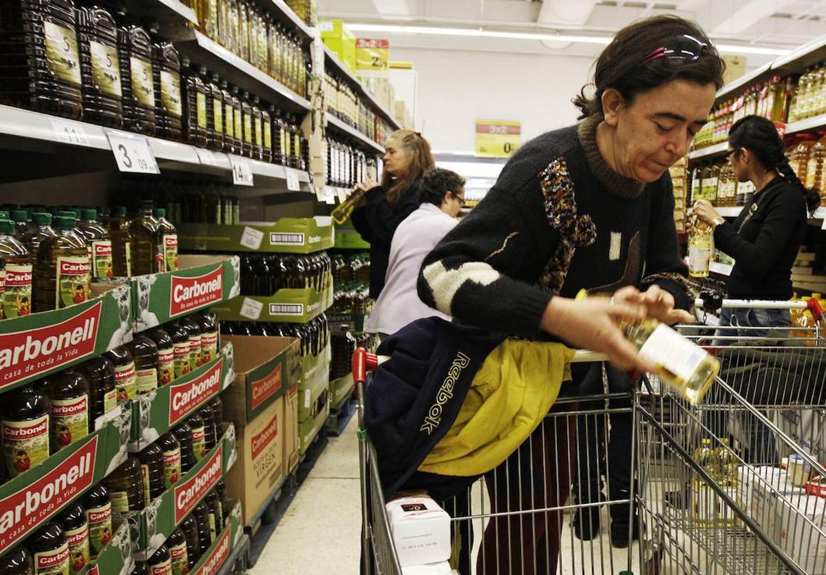 Clienta en un supermercado.