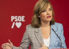 Pilar Alegría, este lunes, durante una comparecencia en la sede del PSOE.