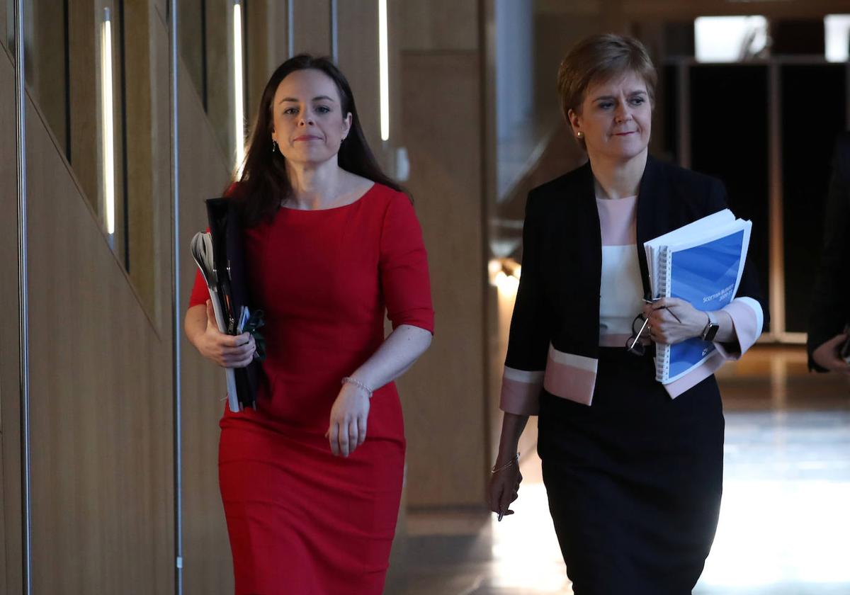 Kate Forbes y Nicola Sturgeon compartieron equipo de gobierno en Escocia hasta hace unos meses