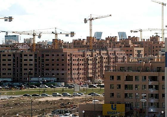 Viviendas en construcción en un barrio de Madrid.