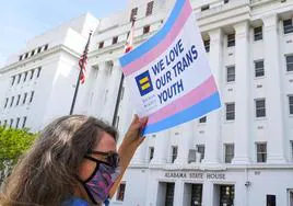 Las protestas del colectivo 'trans' por el recorte de derechos se multiplican por EE UU.