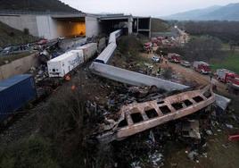 Imagen del accidente entre los dos trenes.