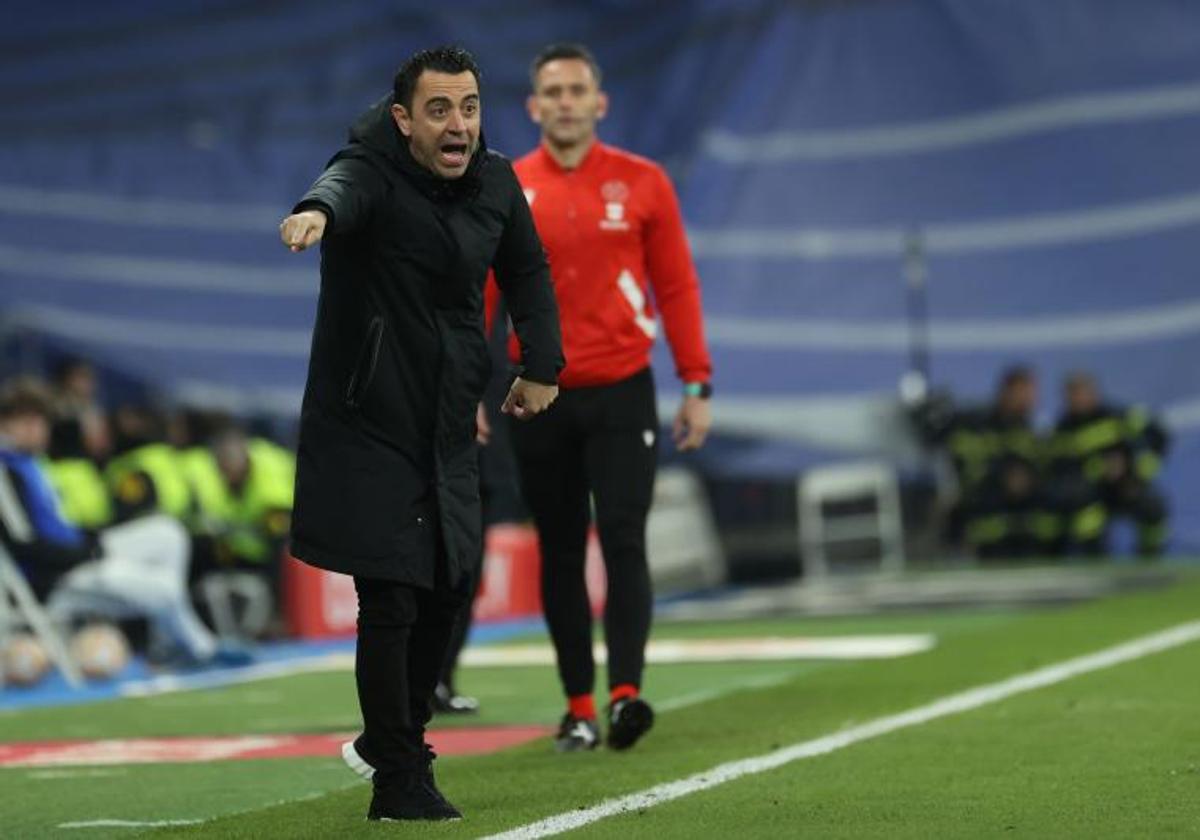 Xavi Hernández, durante el clásico copero en el Bernabéu.