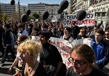 Las protestas por el accidente de tren acorralan al Gobierno griego