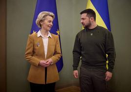 Ursula Von der Leyen y Volodímir Zelenski durante su encuentro del pasado febrero.