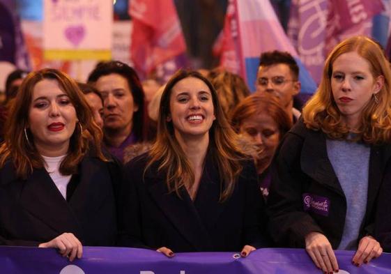 Ángela Rodríguez, Irene Montero y Lilith Verstrynge en la manifestación del 8M de Madrid.