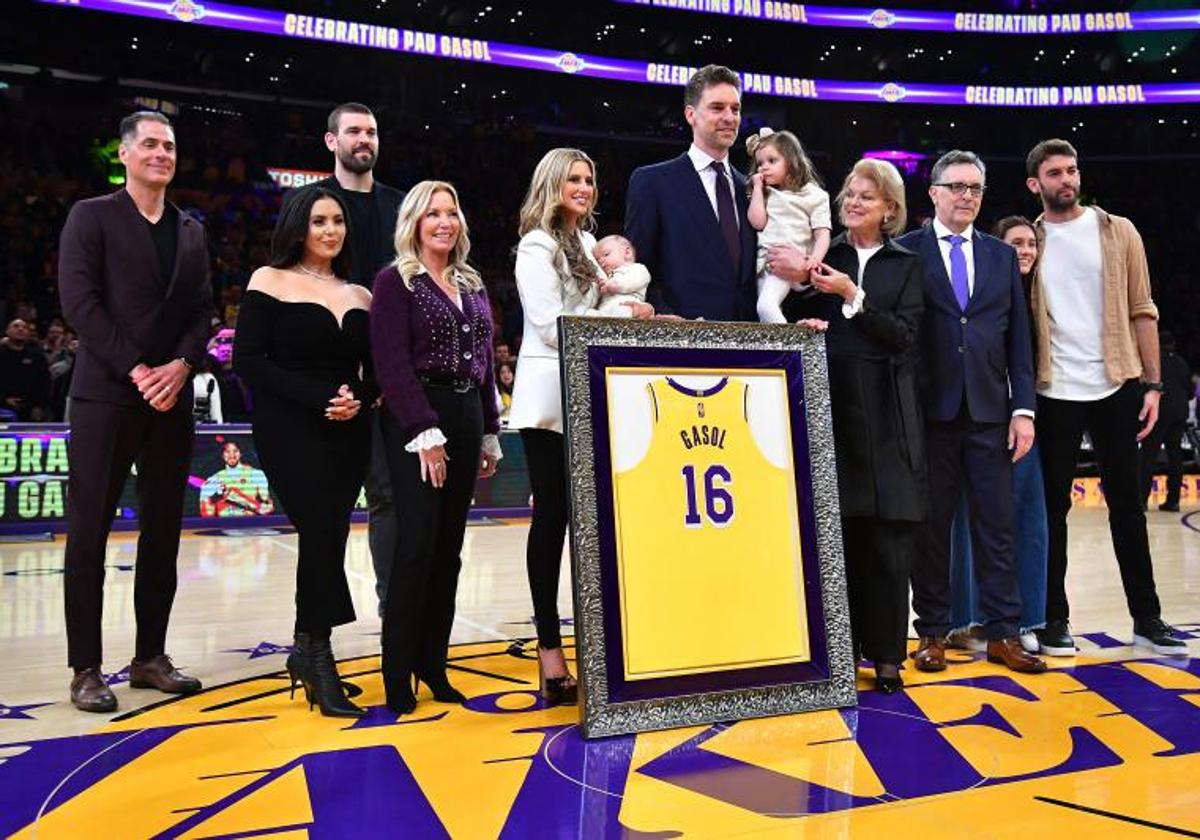 Las mejores imágenes del gran día de Pau Gasol: Lakers retira el &#039;16&#039;