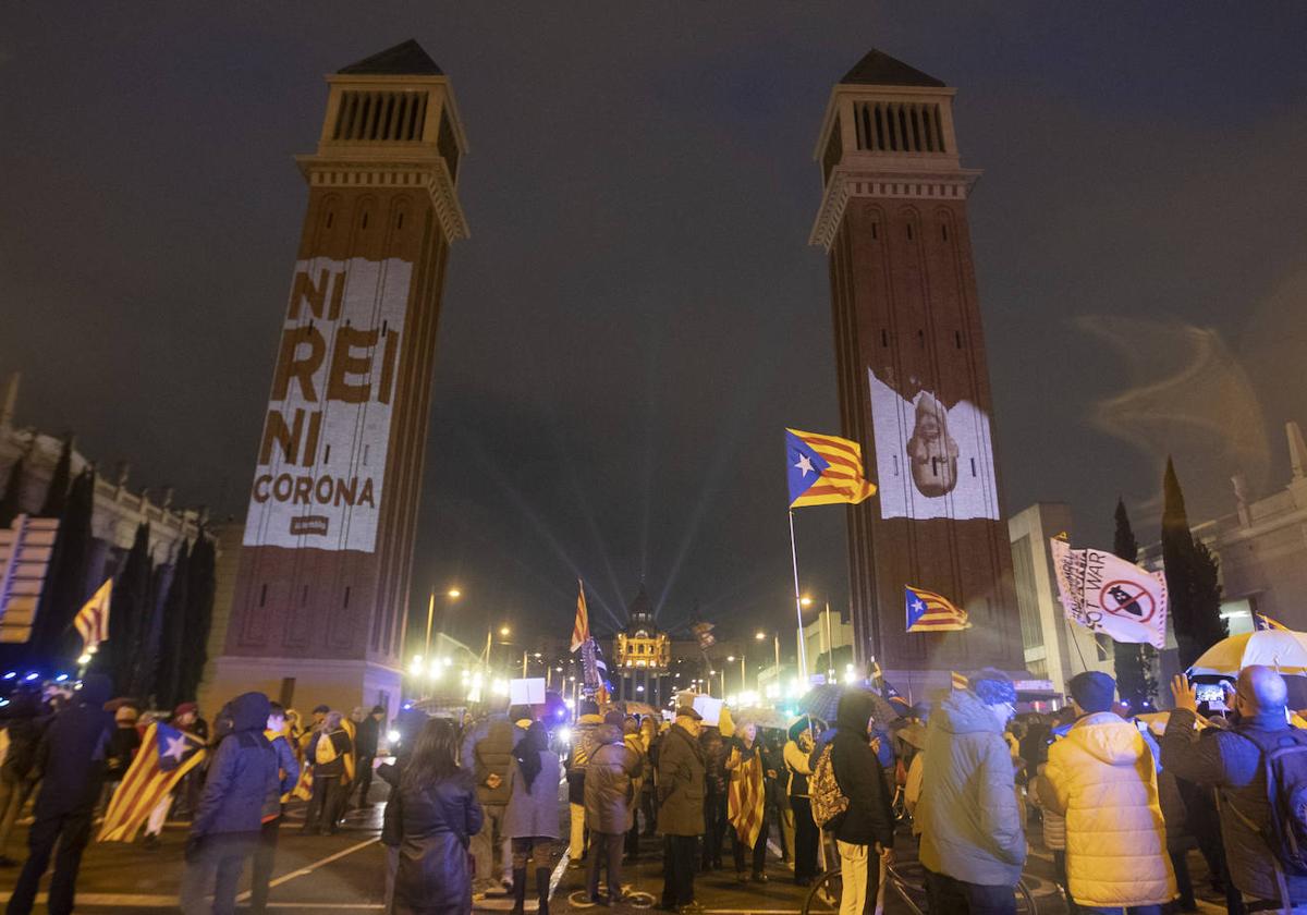 Protesta de la ANCconvocada el 26 de febrero por la presencia del Rey en el Mobile World Congress.