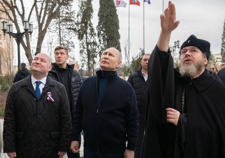 Putin durante su visita de este sábado en Sebastopol.