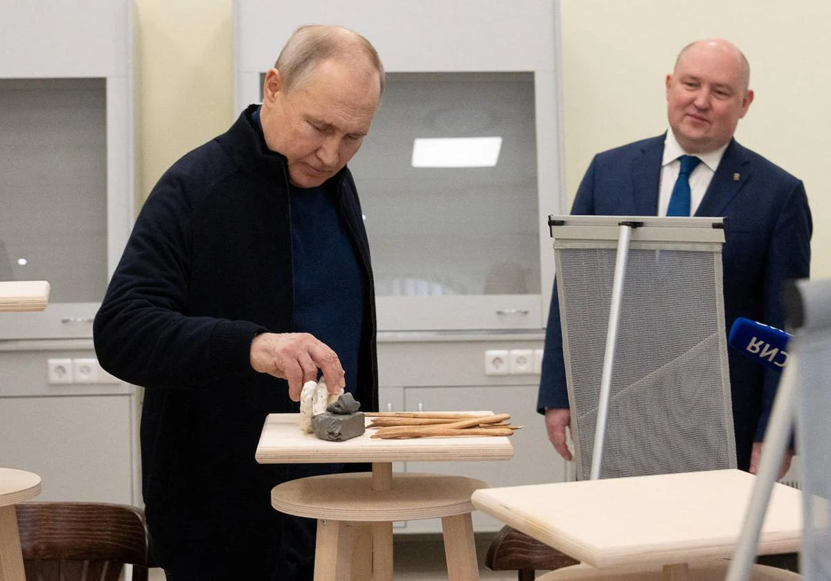 Putin besucht zum ersten Mal seit Kriegsbeginn die Krim