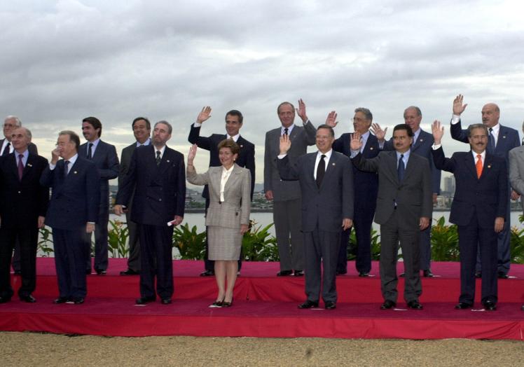 Jefes de estado y de Gobierno en la cumbre de 200.