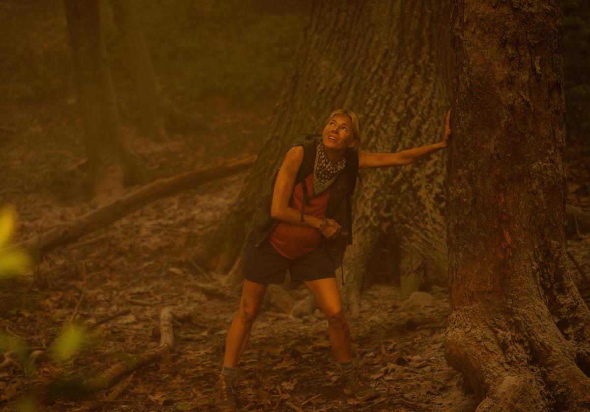 Sienna Miller, como Becca, en el primer capítulo de 'Un futuro desafiante'.