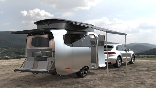 Con solo 5 metros de longitud, la caravana de Porsche y Airstream ofrece todo tipo de lujos y comodidades.