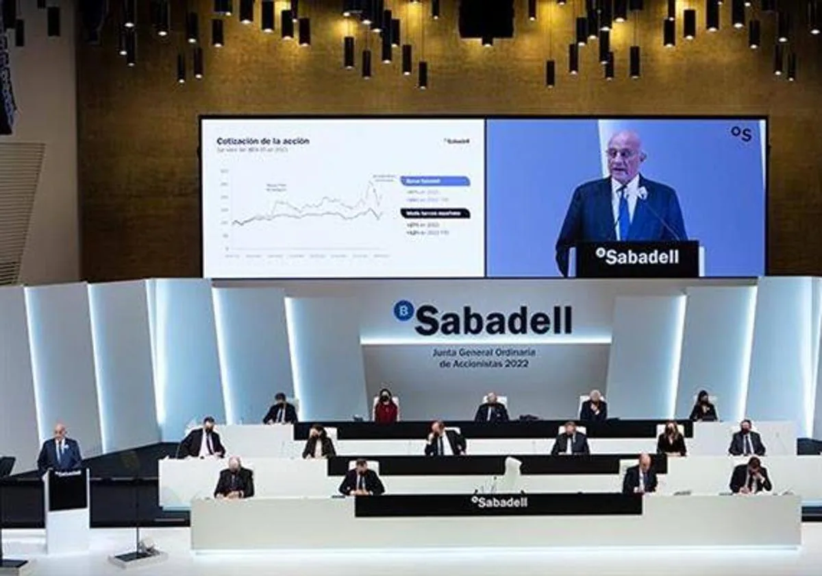 Josep Oliu, presidente de Banco Sabadell, durante la última junta de la entidad.