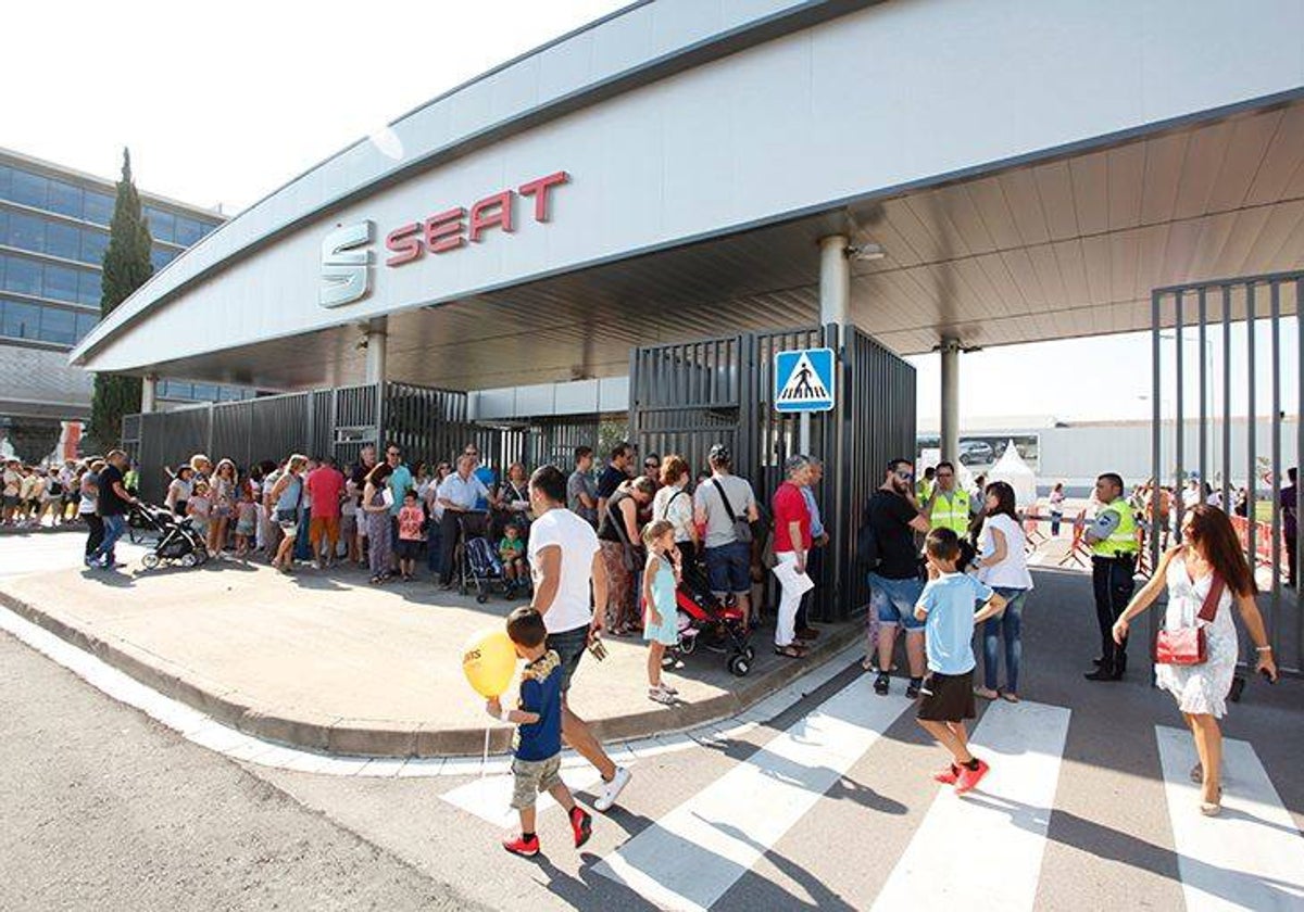 Acceso a las instalaciones de SEAT en Martorell durante una jornada de puertas abiertas