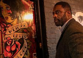 Idris Elba, en 'Luther: cae la noche'.