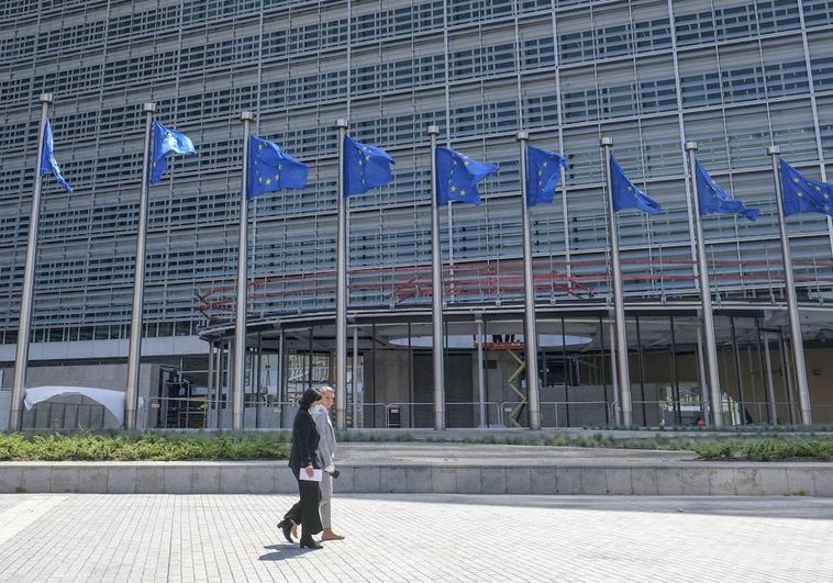 Bruselas abre un expediente a España por no trasponer la directiva sobre fusiones de empresas