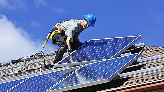 Las baterías virtuales para paneles solares ayudan a reducir la factura de la luz