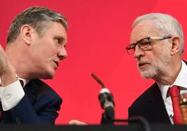 Keir Starmer y Jeremy Corbyn, a la derecha, en una imagen de archivo.