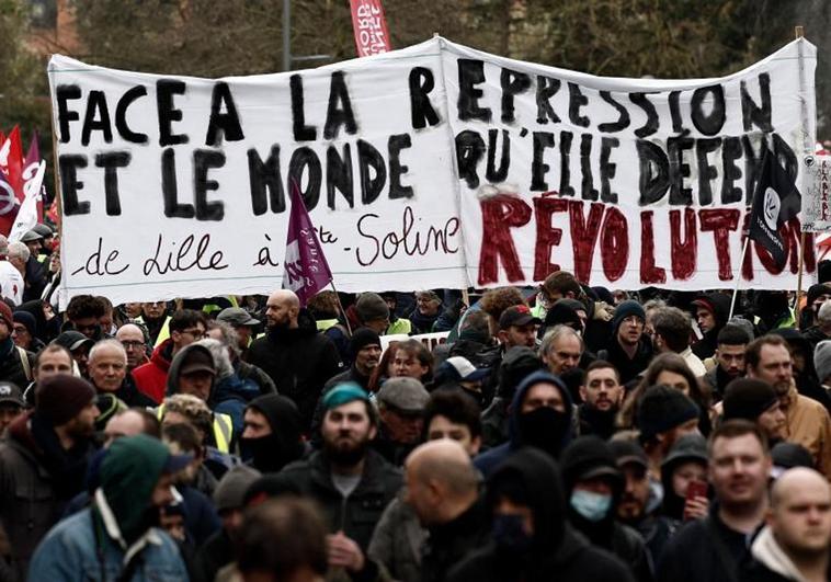 Crece la tensión en Francia contra la Policía al quedar en coma dos manifestantes