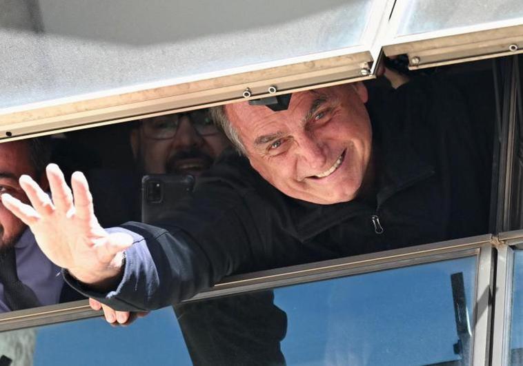 Bolsonaro vuelve a Brasil para liderar la ultraderecha