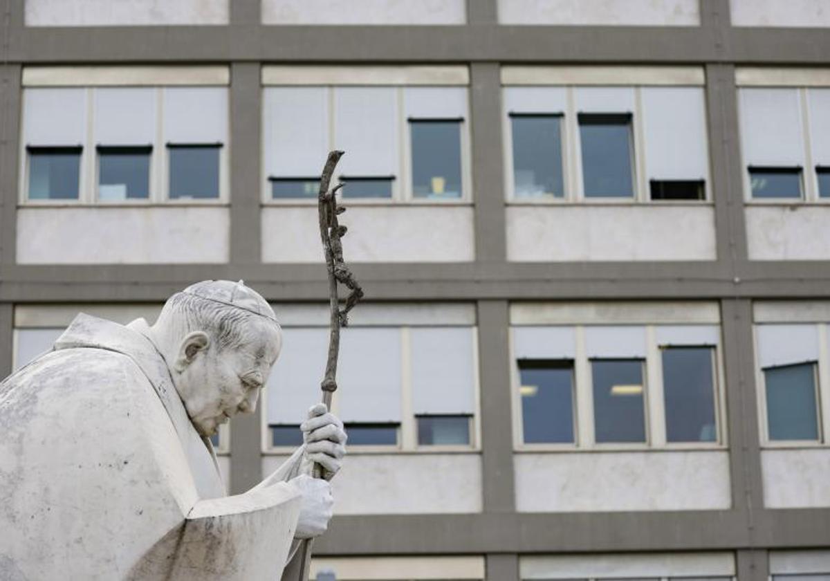 El hospital donde ha sido ingresado el Papa Francisco.