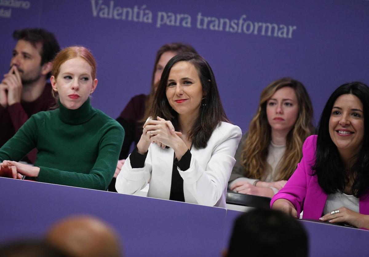 La secretaria general de Podemos y ministra de Derechos Sociales y Agenda 2030, Ione Belarra (centro), en este sábado en el consejo ciudadanos de Podemos.