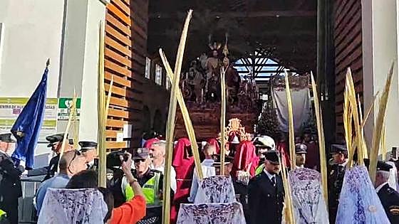 Se incendia la Virgen del Rocío de Vélez-Málaga por una vela