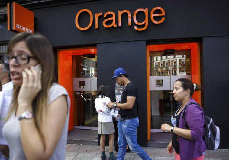 Bruselas abre una investigación exhaustiva sobre la fusión Orange-MásMóvil