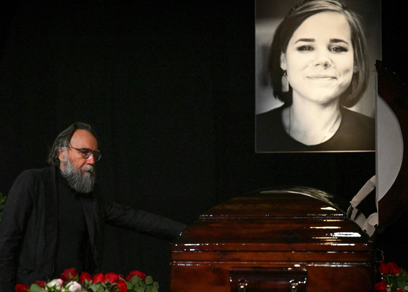 El ideólogo radical Alexander Dugin en el funeral de su hija Daria Dugina