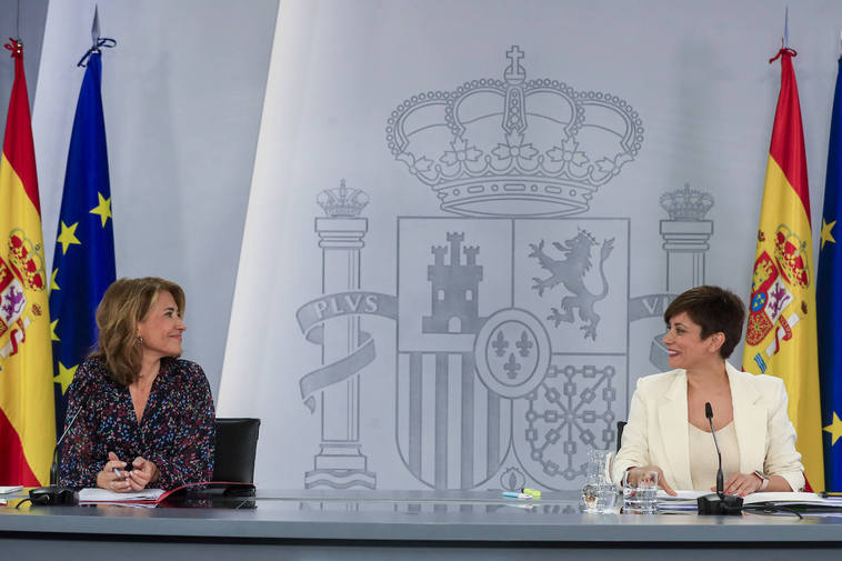 El PSOE obvia las divisiones y se aferra a que Díaz «sacará voto de la abstención»