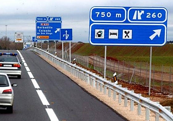 Los carteles indican dónde se encuentran las autovías