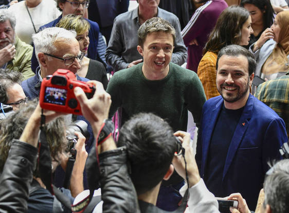 Alberto Garzón, junto a Íñigo Errejón, en el acto de lanzamiento de la candidatura de Díaz.