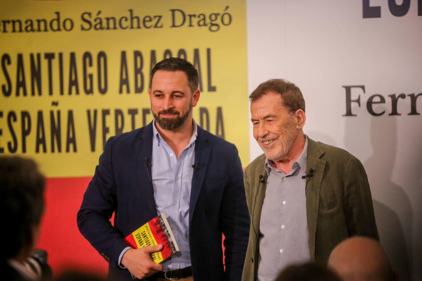 El presidente de Vox, Santiago Abascal, y el escritor Fernando Sánchez Dragó, en la presentación del libro ´España vertebrada´.