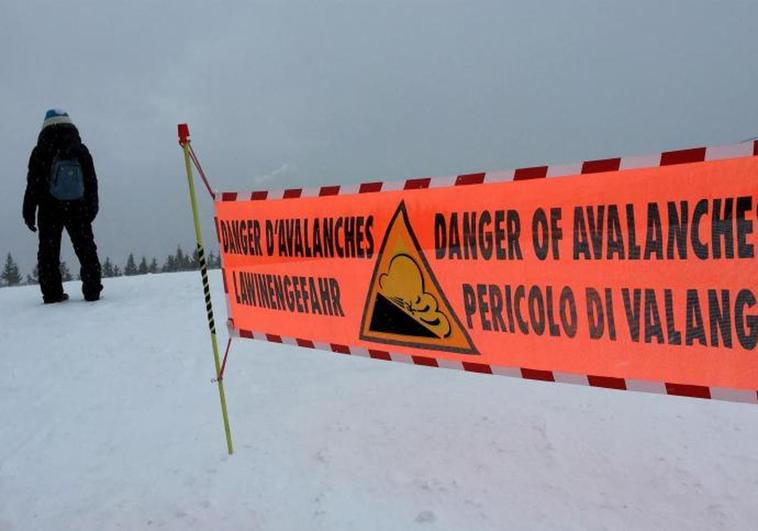 Se elevan a seis los muertos en la avalancha de nieve en los Alpes franceses
