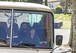 Dani Rovira y Susana Abaitua en 'El bus de la vida'.