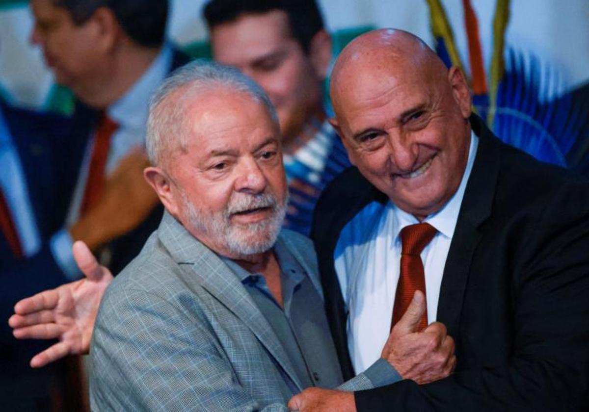 El presidente brasileño, Luiz Inácio Lula da Silva, junto al general Gonçalves Dias, en una imagen de archivo.