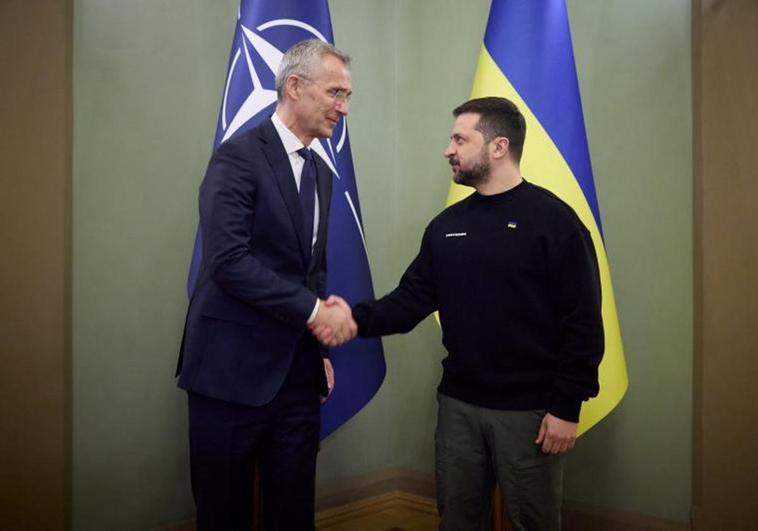 Zelenski presiona a Stoltenberg para iniciar la adhesión de Ucrania a la OTAN en julio