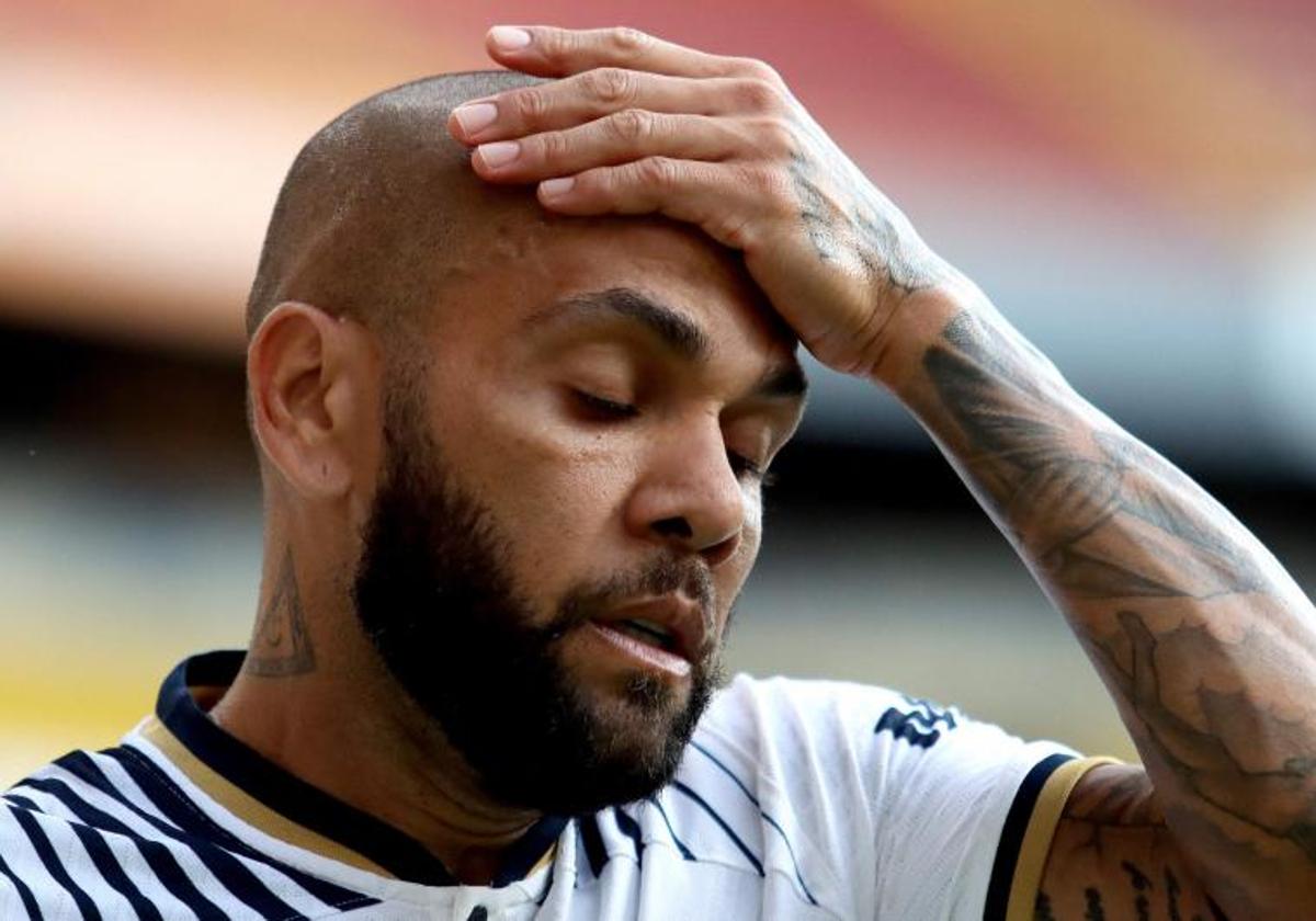 Dani Alves, durante un partido con el Pumas mexicano, su último equipo.