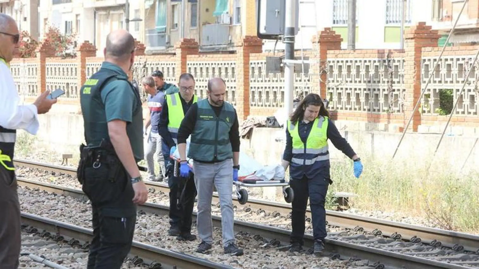 Una Joven De 19 Años Muere Arrollada Por Un Tren En El Paso A Nivel De Valencia Todoalicante 7981