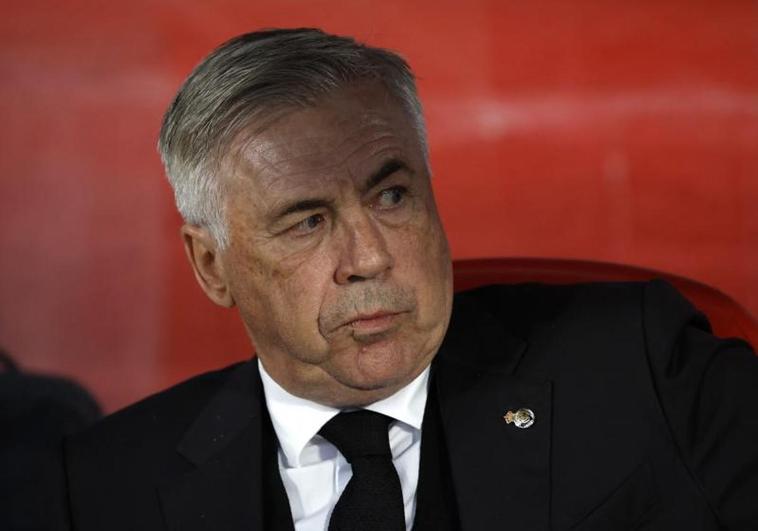 Carlo Ancelotti, con rictus serio durante el partido que midió al Real Madrid con el Girona.