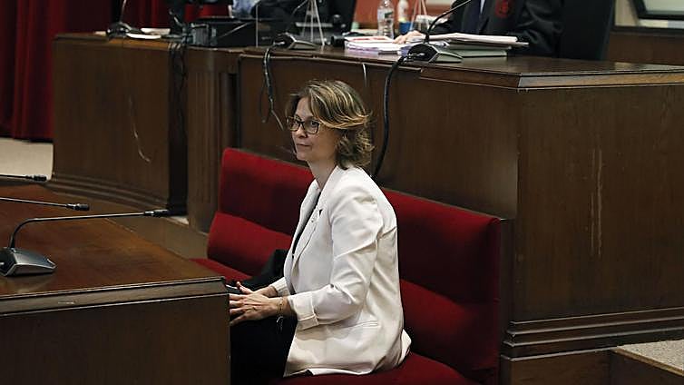 Serret, condenada por desobediencia por el 1-O