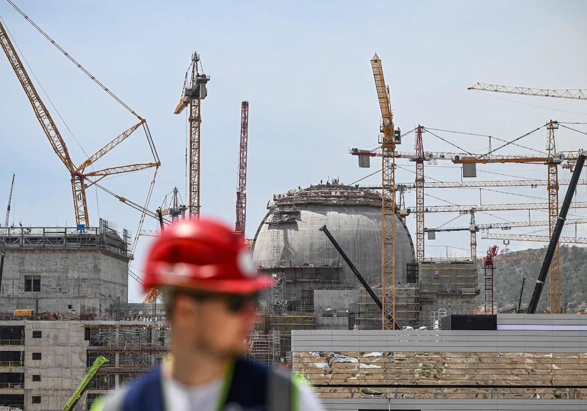 La planta de energía nuclear Akkuyu construida por Rusia en la provincia de Mersin, Turquia