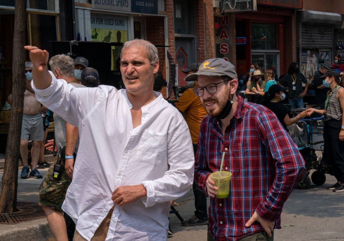 Joaquin Phoenix y Ari Aster, en un momento del rodaje.